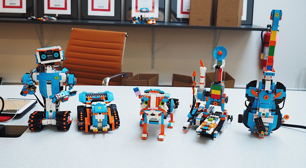 lego-boost-preorder-03.jpg