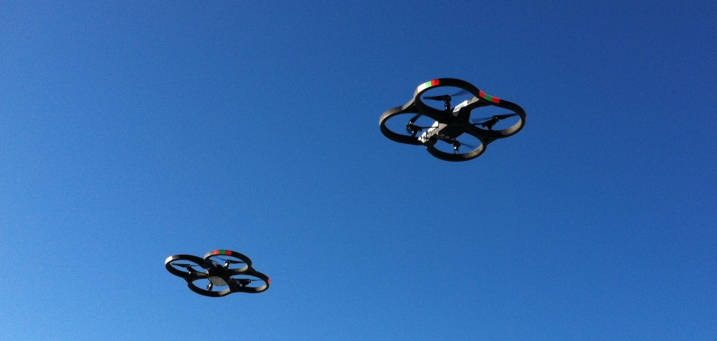 2_Parrot_AR.Drone_2.0_in_flight.jpg 2_Parrot_AR.Drone_2.0_in_flight.jpg