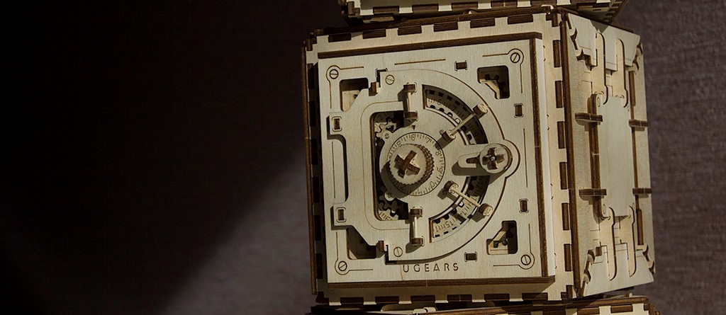 safe_ugears_3.jpg safe_ugears_3.jpg