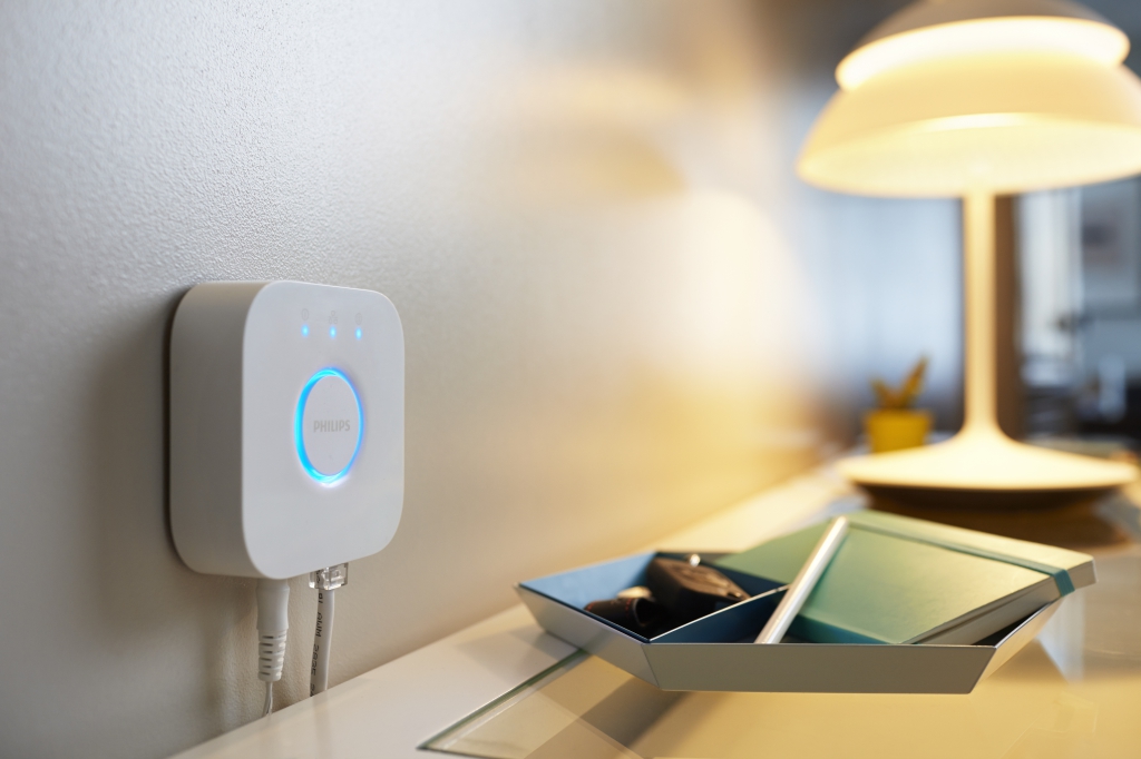 Philips-Hue-Bridge-2.0.jpg Philips-Hue-Bridge-2.0.jpg