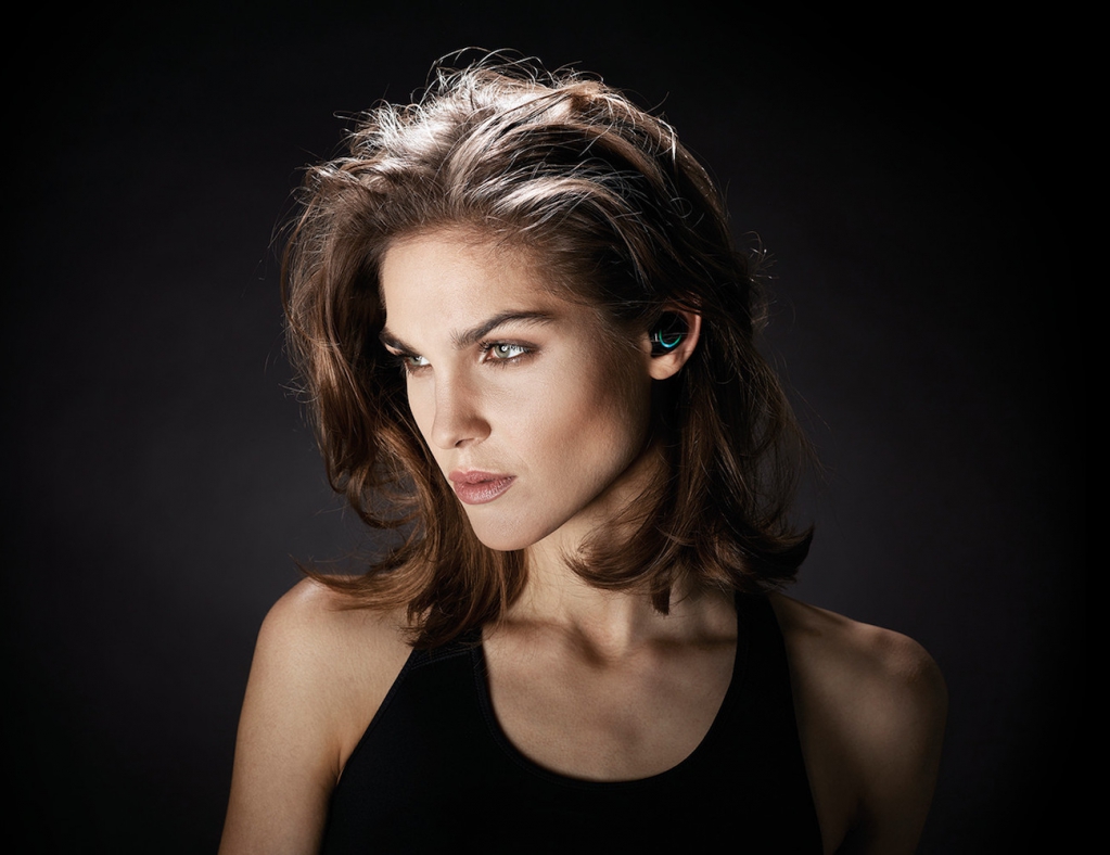 Bragi-Dash-Wireless-Smart-Earphones-3-Features-in-1-product-01.jpeg Bragi-Dash-Wireless-Smart-Earphones-3-Features-in-1-product-01.jpeg