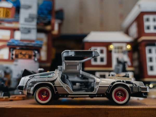 Модель DeLorean машина времени Back to the Future