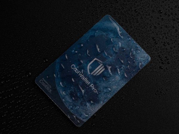 Аппаратный кошелек для криптовалют CoolWallet Pro