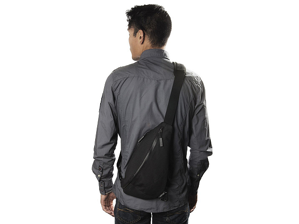 keep pursuing sling bag