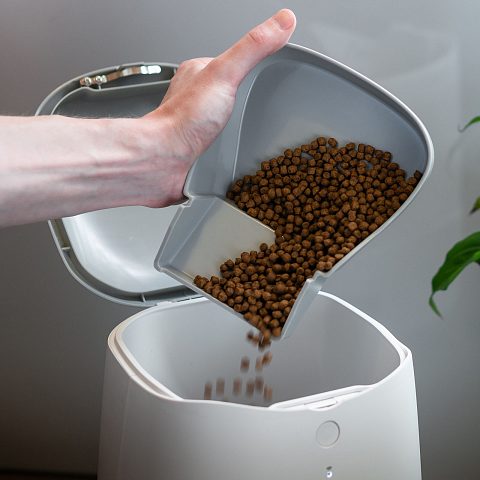 Умная автоматическая кормушка с Wi-Fi для кошек и собак Petoneer Nutri Feeder