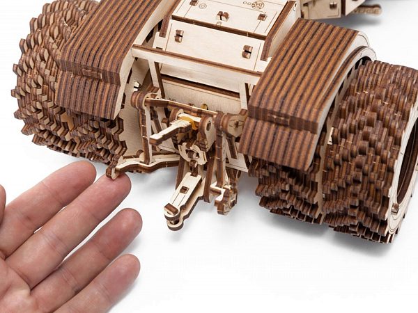 Деревянный 3D-конструктор Eco Wood Art Трактор Кировец К-7М