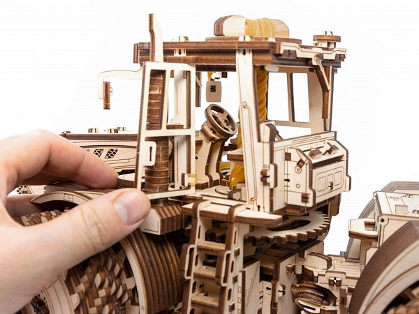 Деревянный 3D-конструктор Eco Wood Art Трактор Кировец К-7М