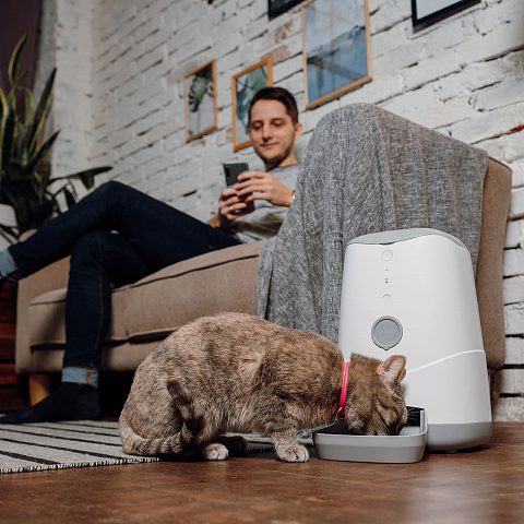 Умная автоматическая кормушка с Wi-Fi для кошек и собак Petoneer Nutri Feeder
