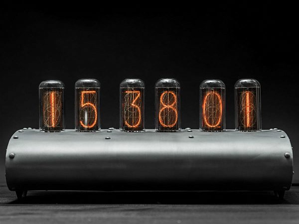 Ретро часы на лампах Past Indicator Крыло (DC-3)