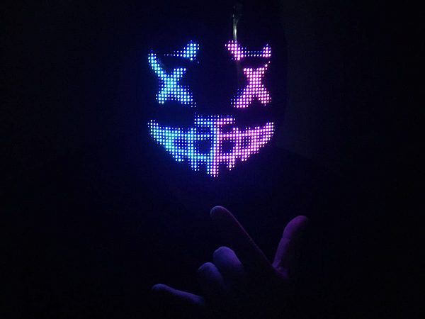 Умная карнавальная маска с LED-экраном Cyberpix Cyber face