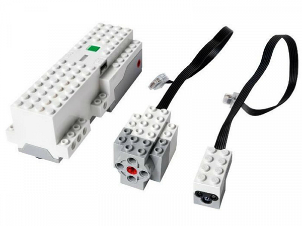 Электронный конструктор LEGO Boost 17101 Инструменты для творчества
